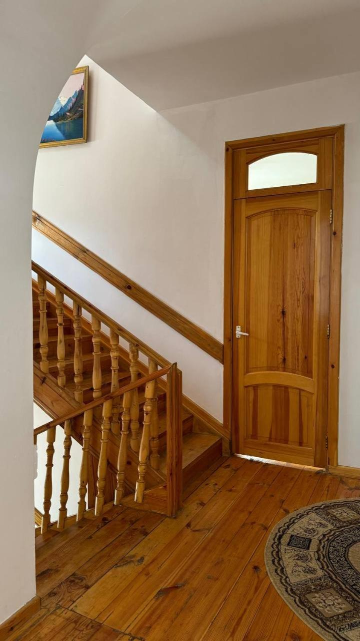 Bed and Breakfast Дом 14 Osh Exterior foto