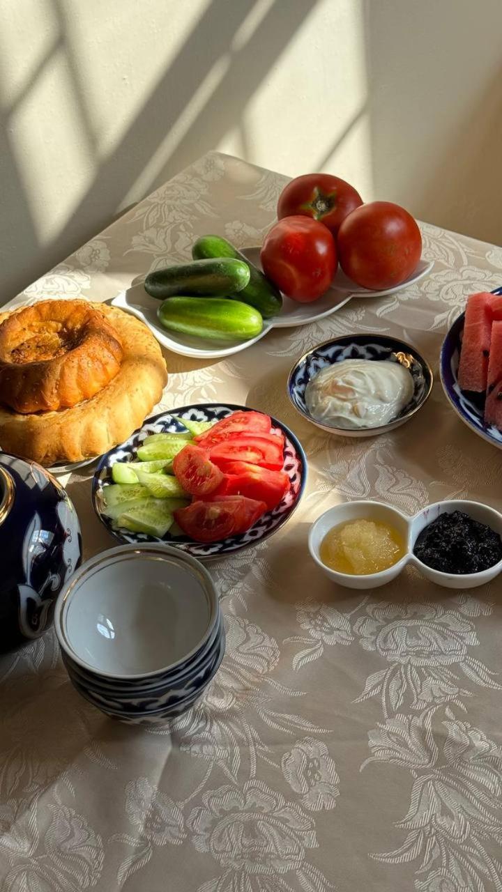 Bed and Breakfast Дом 14 Osh Exterior foto