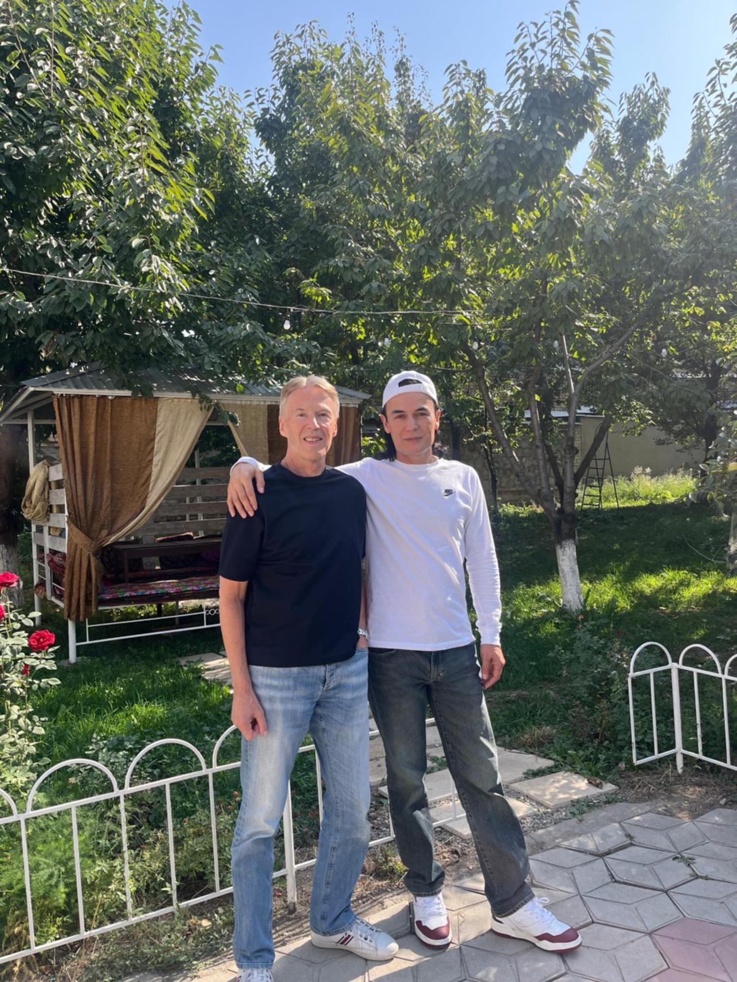Bed and Breakfast Дом 14 Osh Exterior foto
